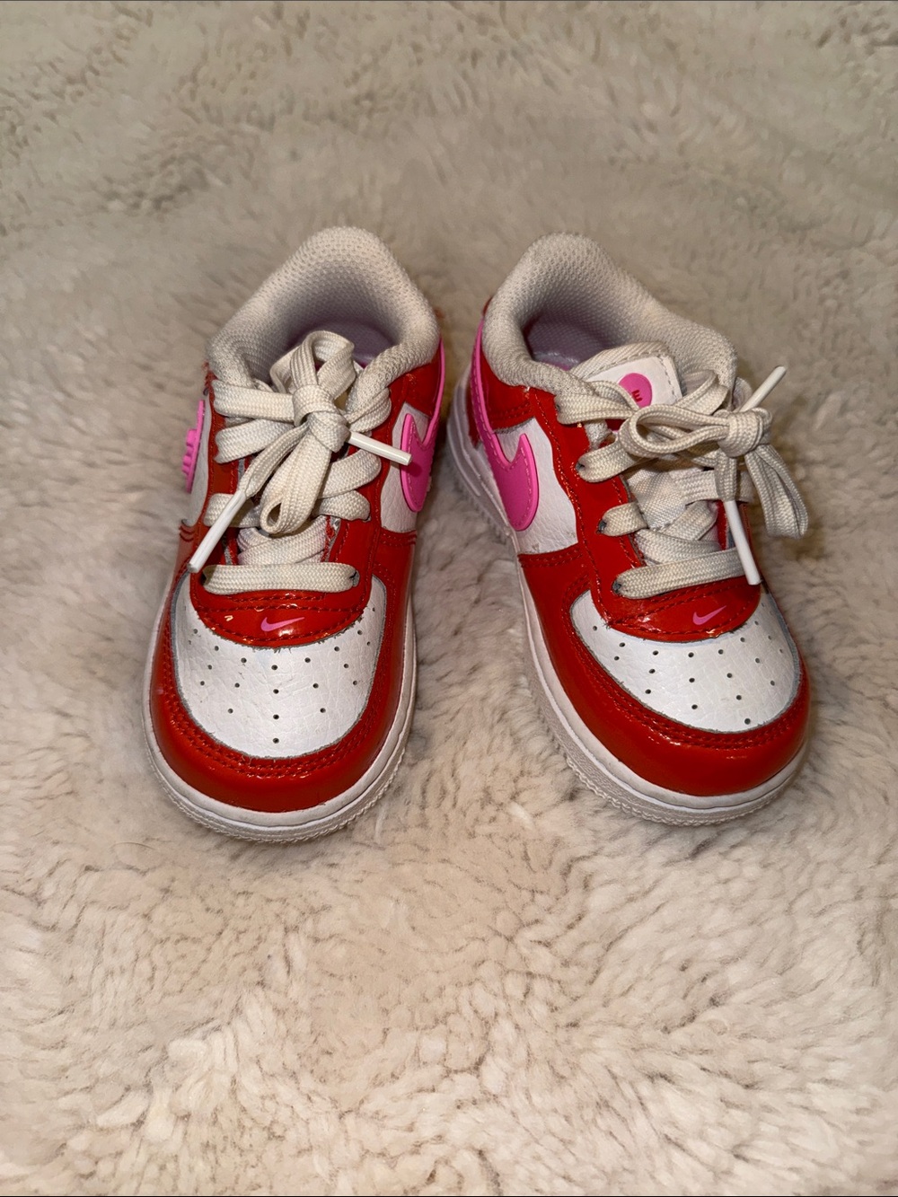 Nike Kids Red and Pink Low-Top Sneakers